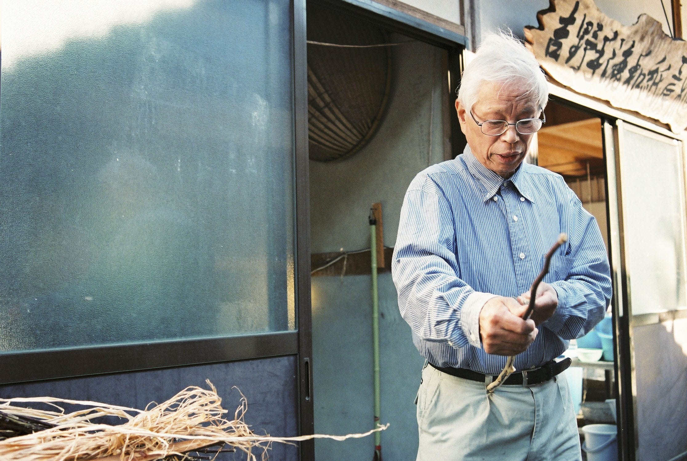 吉野和紙の職人、植貞男さんの工房。和紙の原料となる木から栽培し、昔ながらの方法で和紙づくりを行う。